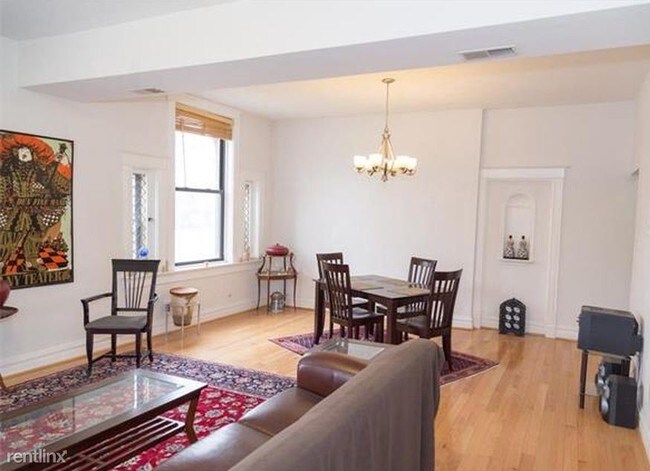 Foto del edificio - 6100 Waterman Blvd