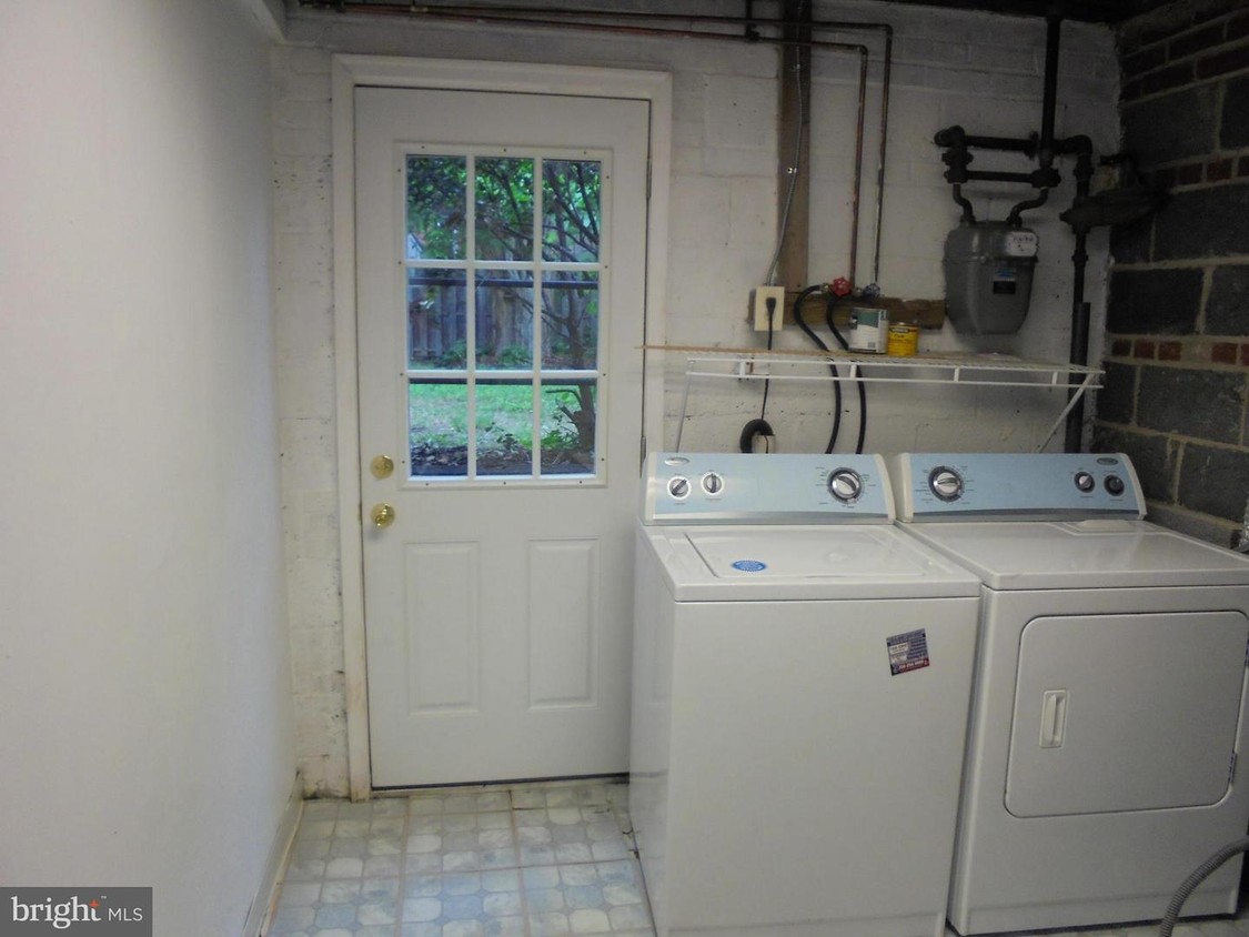 Primary Photo - 1054 N Paxton St