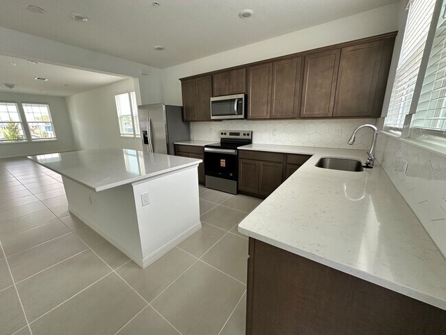 Building Photo - 4540 Orchard View Aly