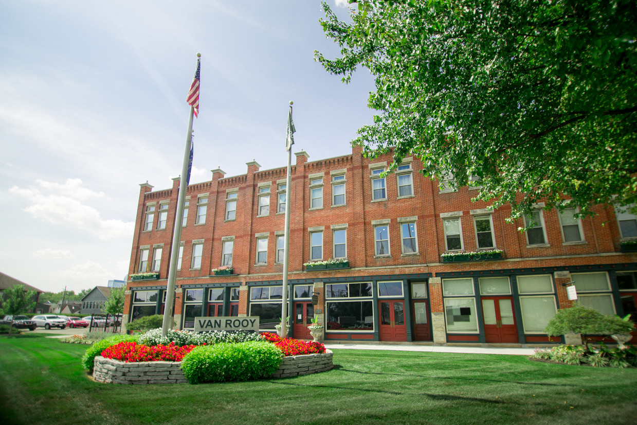 Downtown Leasing Office - Van Rooy Downtown Leasing