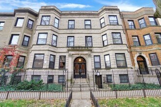 Building Photo - 3824 N Sheffield Ave