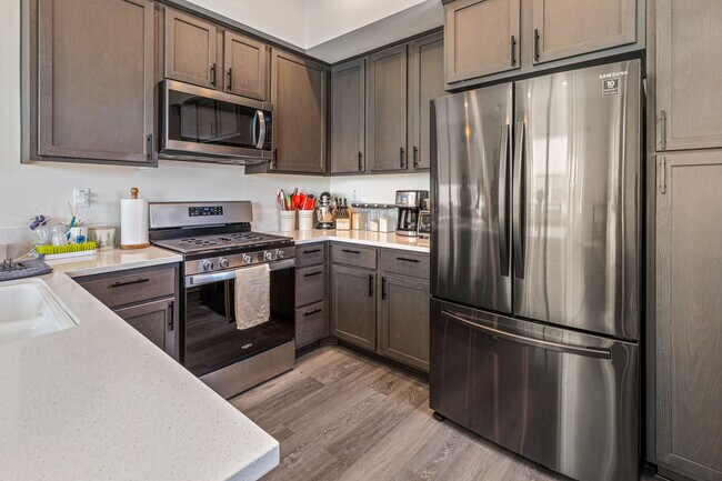Building Photo - 2054 Luzon Ln