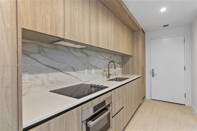 Foto del edificio - 77 SE 5th St