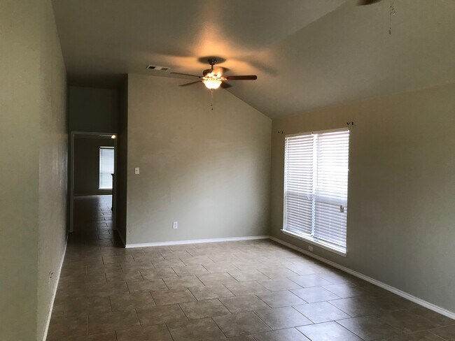 Foto del edificio - 713 Cooper Ln