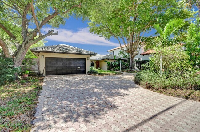 Foto del edificio - 3100 NE 56th Ct