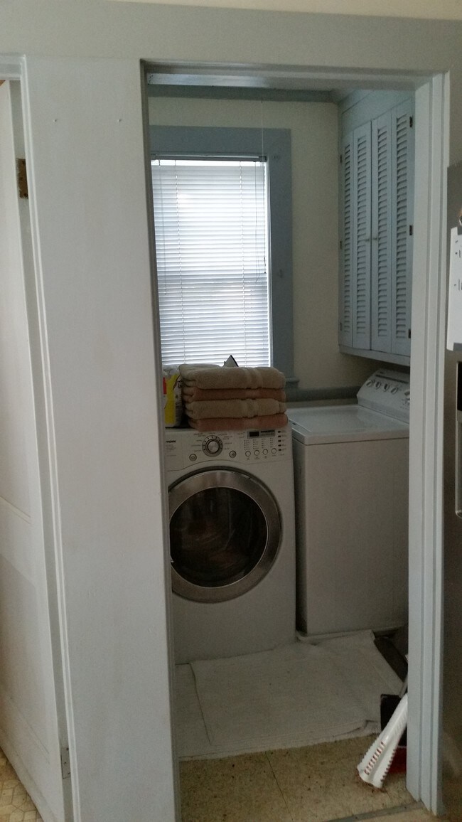 Laundry - 43 Evergreen Ave