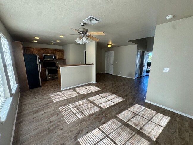 Foto del edificio - 2917 Creekside Dr