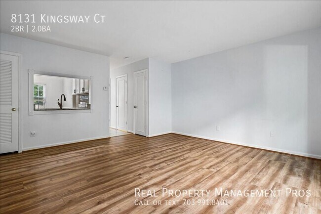 Foto del edificio - 8131 Kingsway Ct
