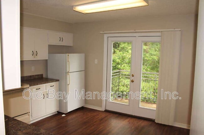 Building Photo - 4009 Old Shell Rd