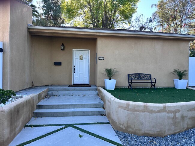 Foto del edificio - 5371 Topeka Dr