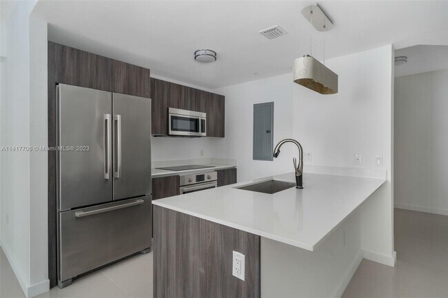 Building Photo - 488 NE 18th St
