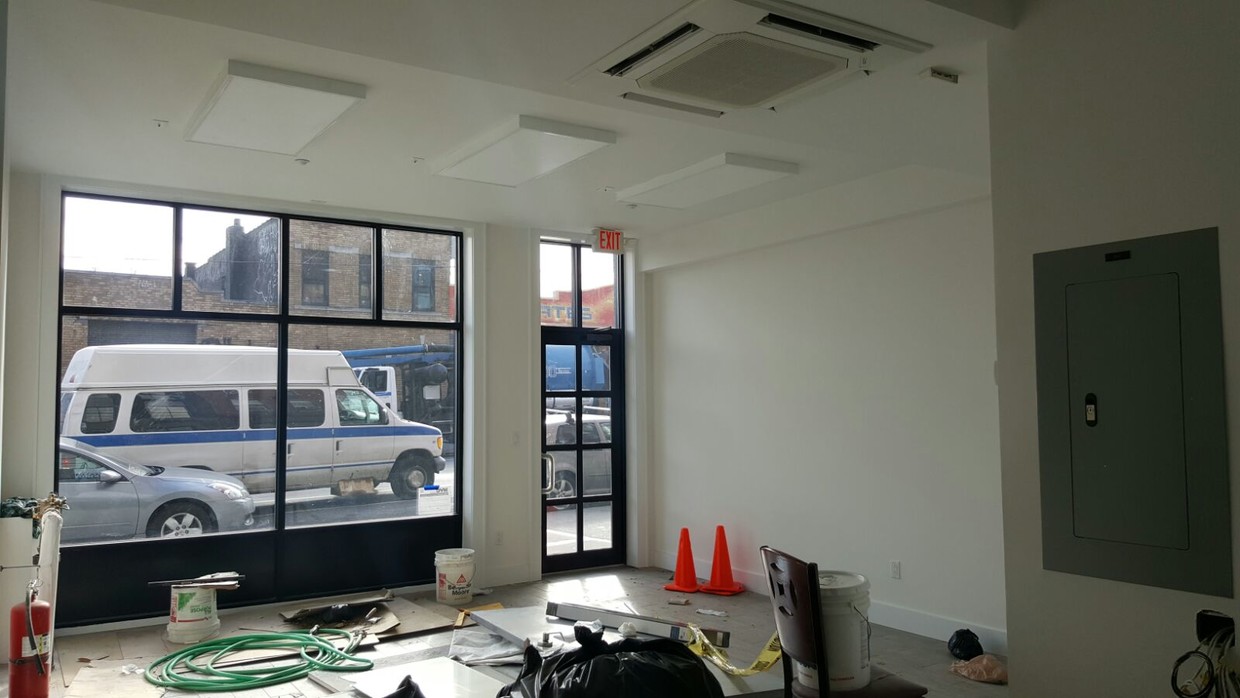 Building Photo - 949-955 Grand St
