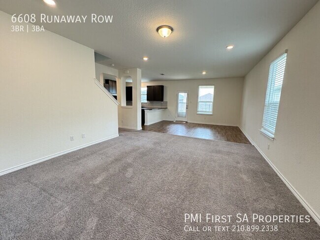 Foto del edificio - 6608 Runaway Row