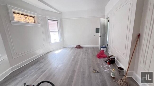 Building Photo - 4 bedroom in BROOKLYN NY 11210