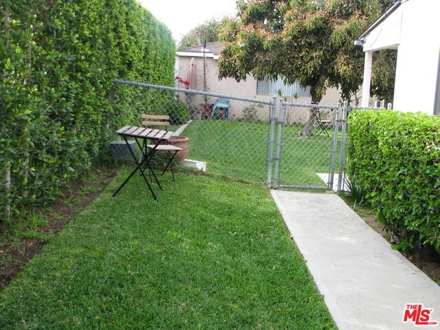 Building Photo - 8409 Kittyhawk Ave