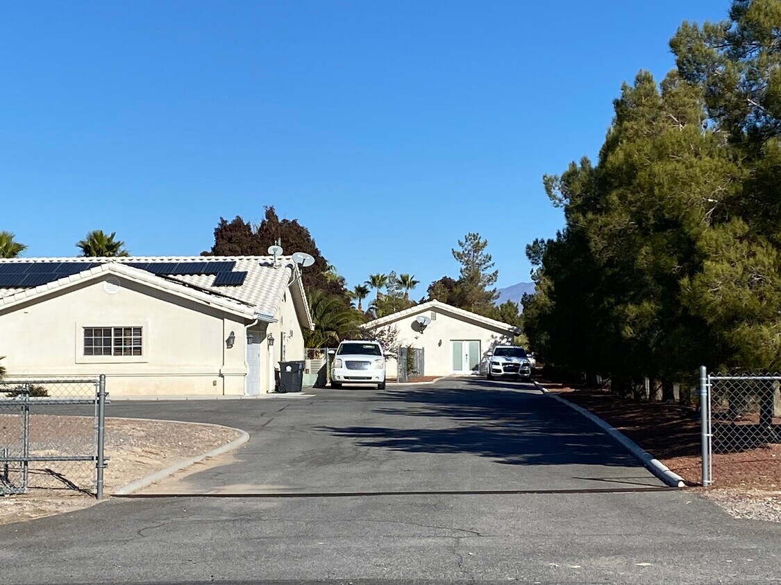 1610 E Deerskin St Unit Casita, Pahrump, NV 89048 Apartments in