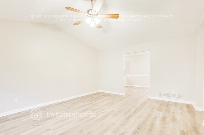 Building Photo - 3890 Daylily Way