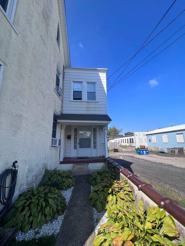 Primary Photo - 307 Green St