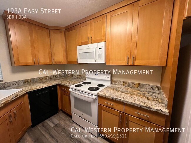 Building Photo - Completely Remodeled Duplex with Attached ...