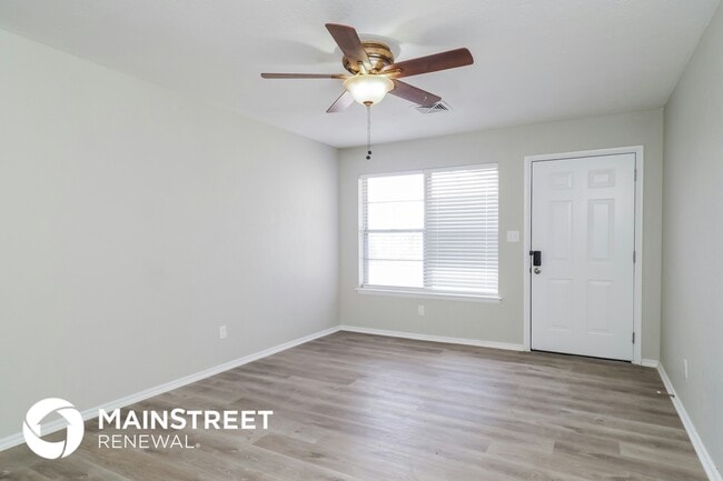 Building Photo - 2600 N Peniel Ave