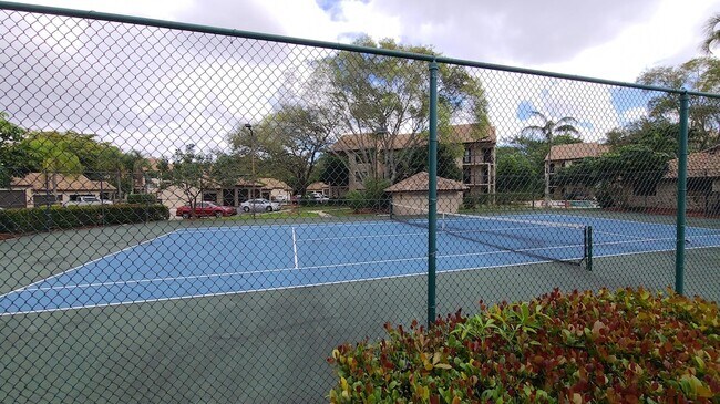 Foto del edificio - 4501 W McNab Rd