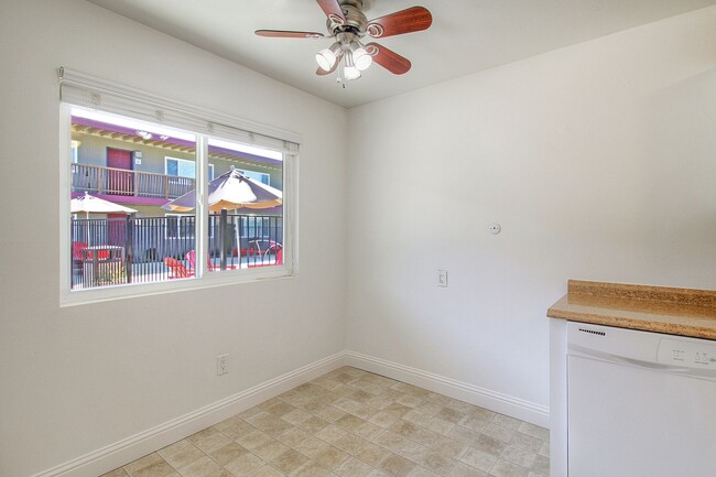 Building Photo - 1x1 in Rincon Valley - Spacious and Bright!