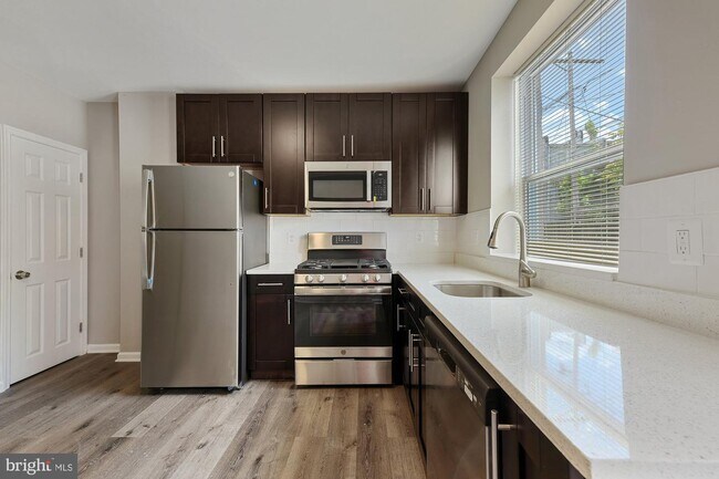 Building Photo - 4014 Pennington Ave