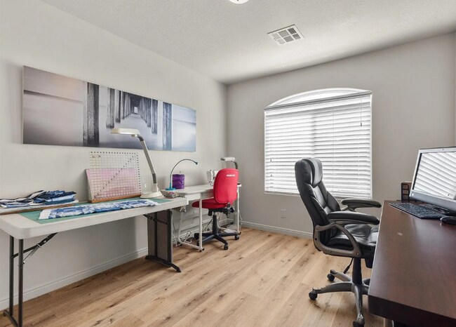 Foto del edificio - Your Perfect Hurricane Getaway Awaits!