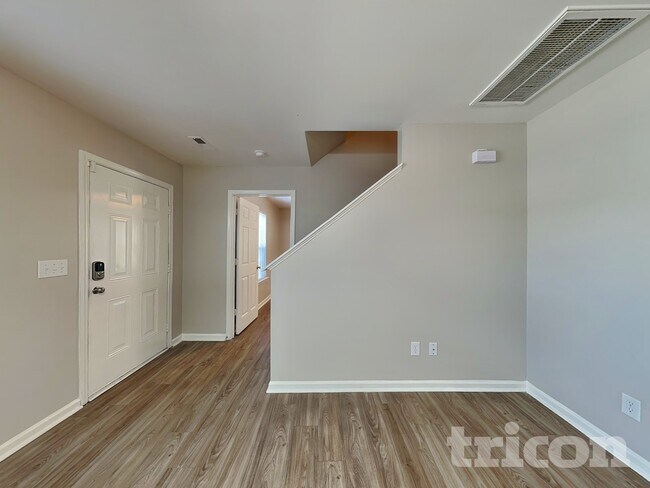 Foto del edificio - 120 Honeywood Ave