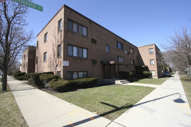 Building Photo - 3434-3440 W Bryn Mawr Ave
