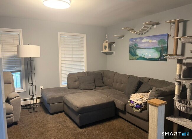 Foto del edificio - 939 N Main St