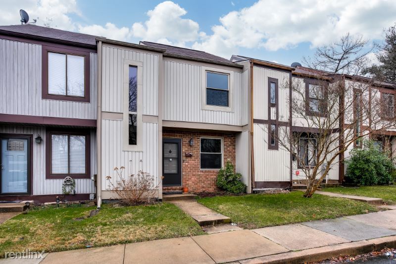 Primary Photo - 3 br, 1.5 bath Townhome - 7 Helmsman Ct