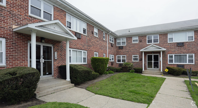 Foto del edificio - Fairfield Courtyard South at Bay Shore