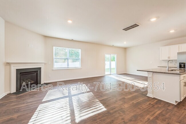 Foto del edificio - 14220 Wilson Mac Ln