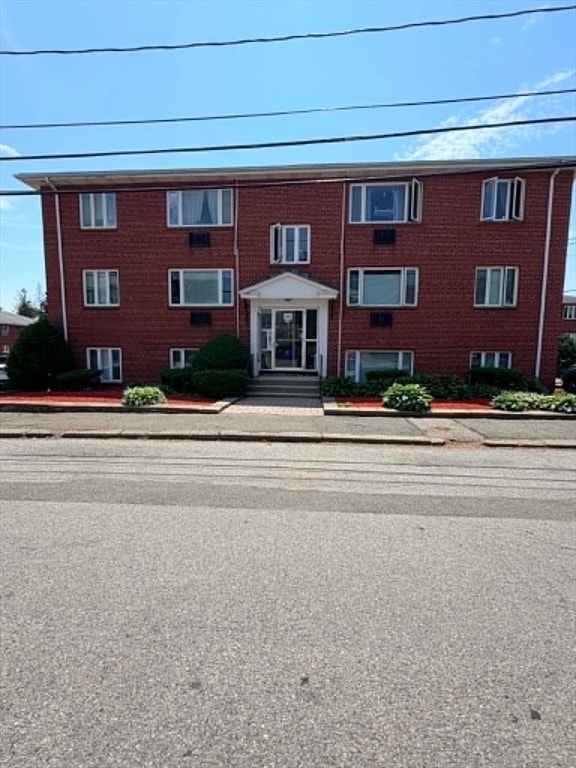 Building Photo - 38 Carey Ave