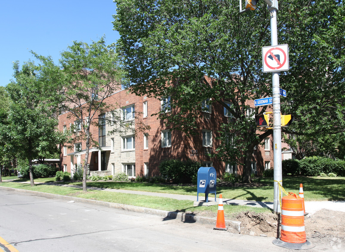 Building Photo - 610 East Ave