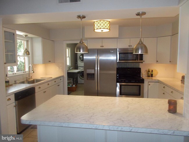 Foto del edificio - 12934 Woodburn Dr