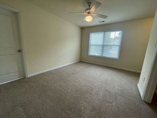 Building Photo - PRE-LEASING FOR AUGUST 2026!