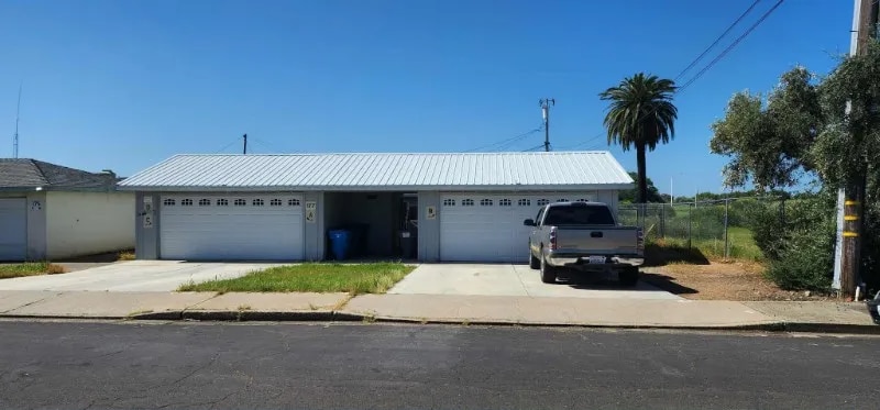 Primary Photo - 177 Oroview Dr