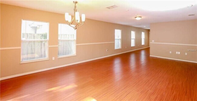 Foto del edificio - 835 McFall Ave