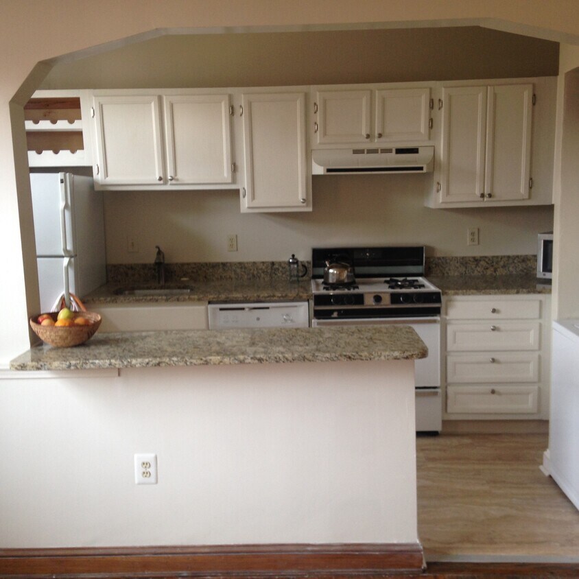 kitchen - 3723 W St NW