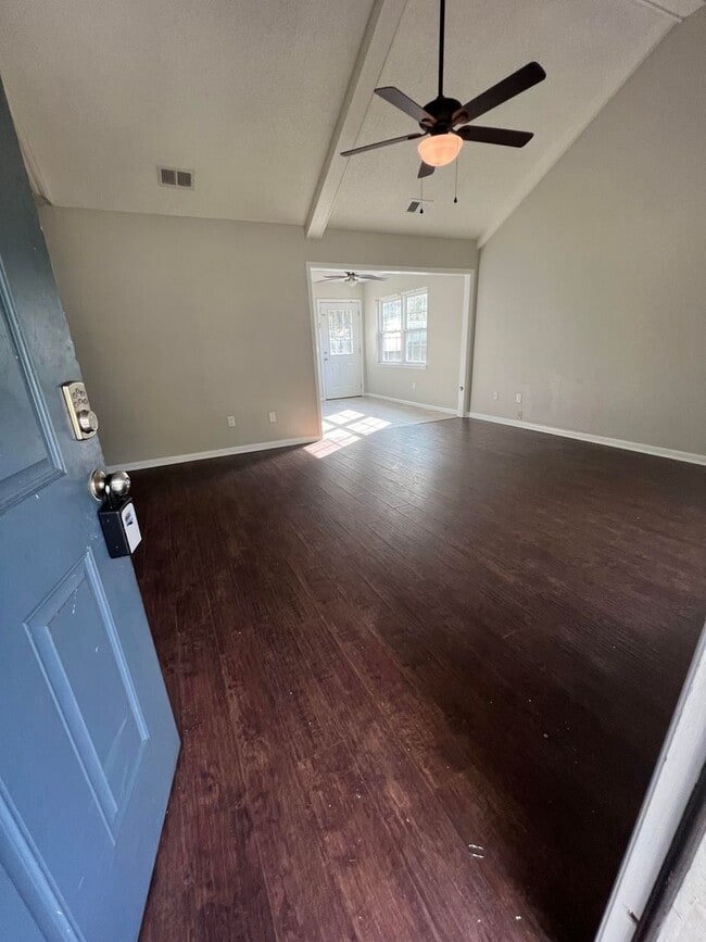 Building Photo - 226 Sequoia Cir