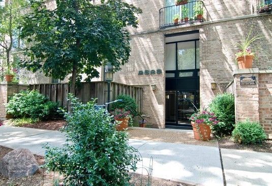 Foto principal - 2828 N Burling St