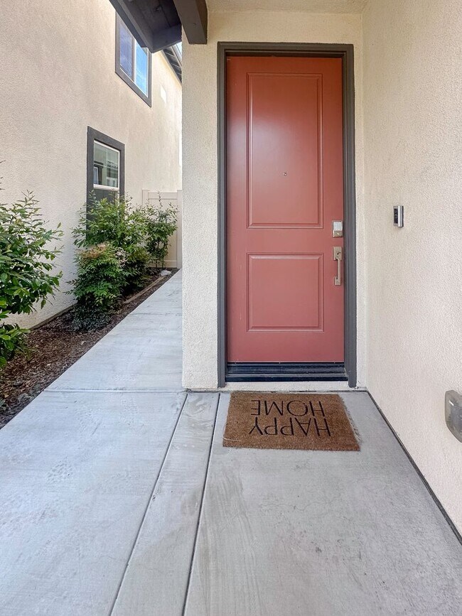 Foto del edificio - Beautiful Newer Construction,Townhome, 3 Bedroom / 2 Bathroom Home FOR RENT