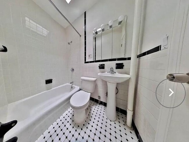 Building Photo - 1 bedroom in NEW YORK NY 10128