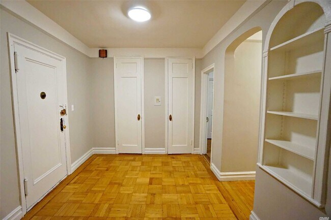 Building Photo - 111-15 75th Ave