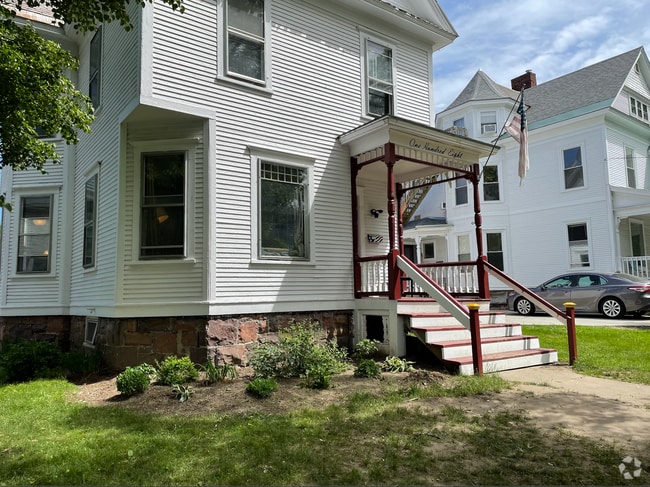 Building Photo - 108 Buell St