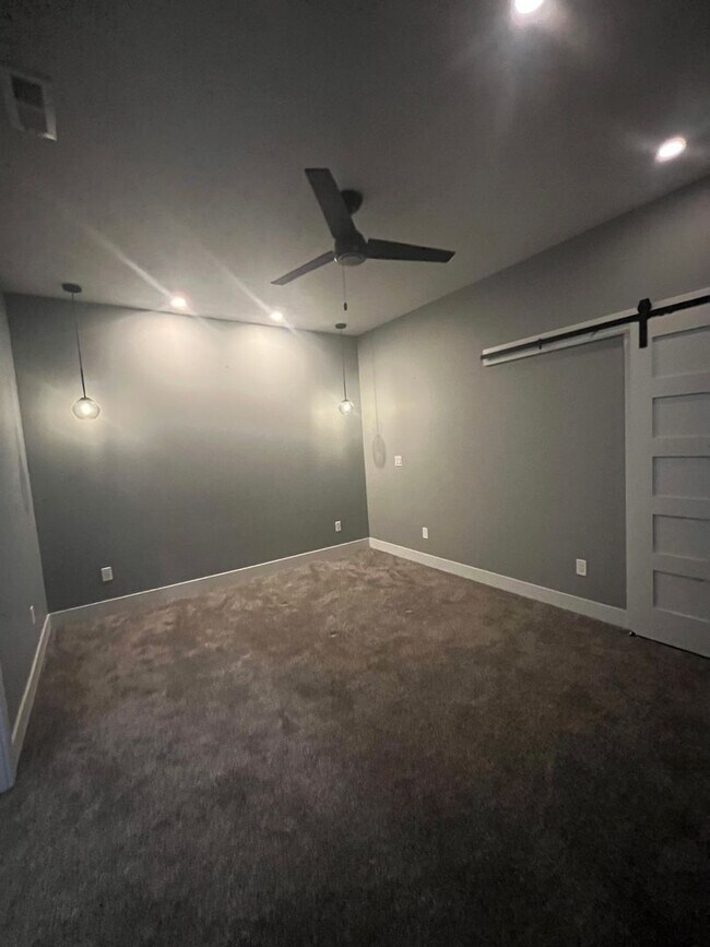 Foto del edificio - Newly Renovated Condo in Uptown Butte