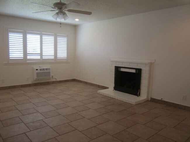 Foto del edificio - Immaculate 2 Bedroom Loma Linda Duplex