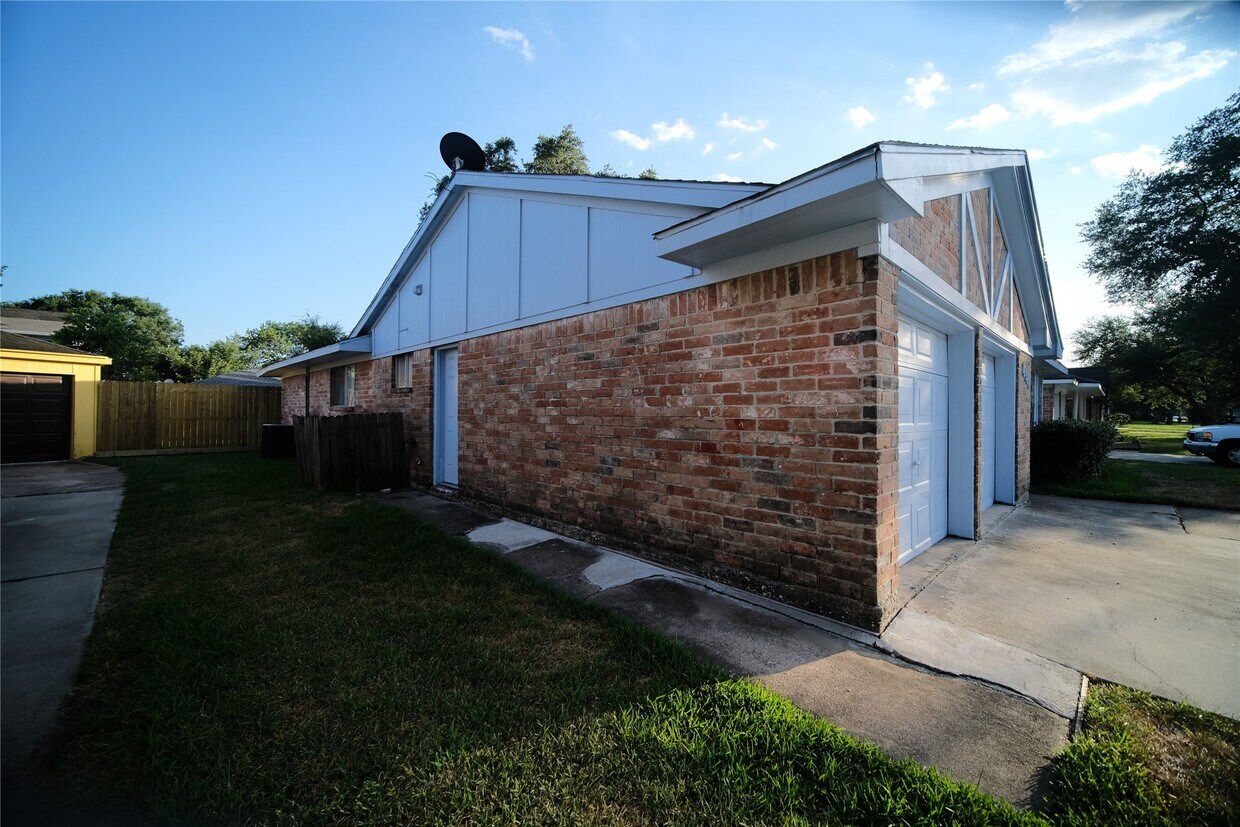 Foto principal - 12327 Bexley Dr